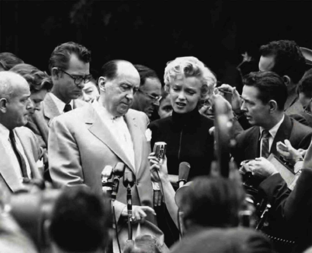 Biography Of Marilyn Monroe - Vintage Paparazzi