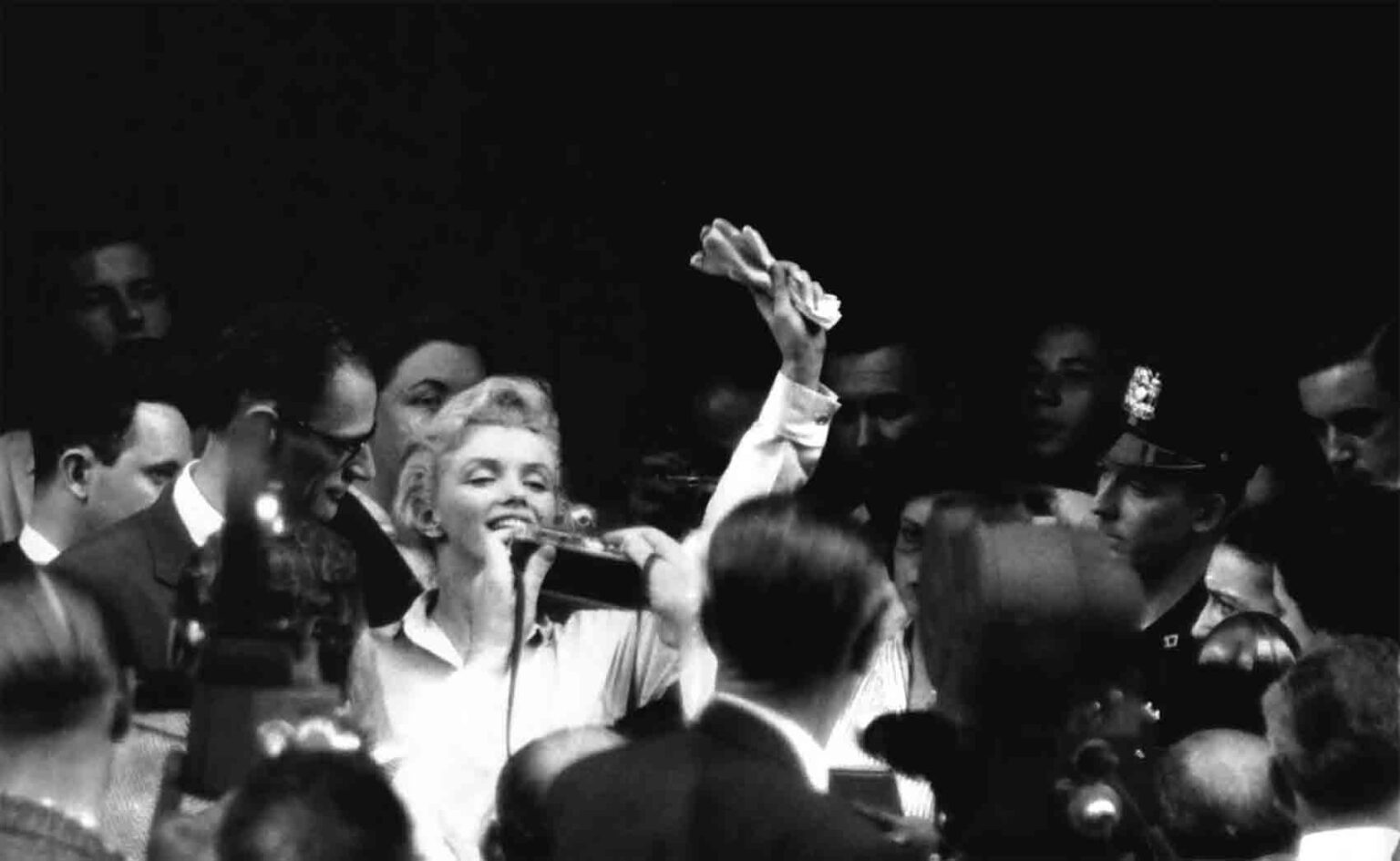 Biography Of Marilyn Monroe - Vintage Paparazzi