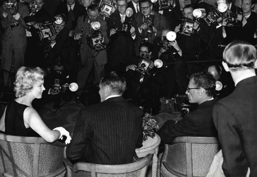 Biography Of Marilyn Monroe - Vintage Paparazzi