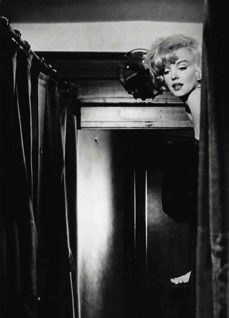 Biography Of Marilyn Monroe - Vintage Paparazzi