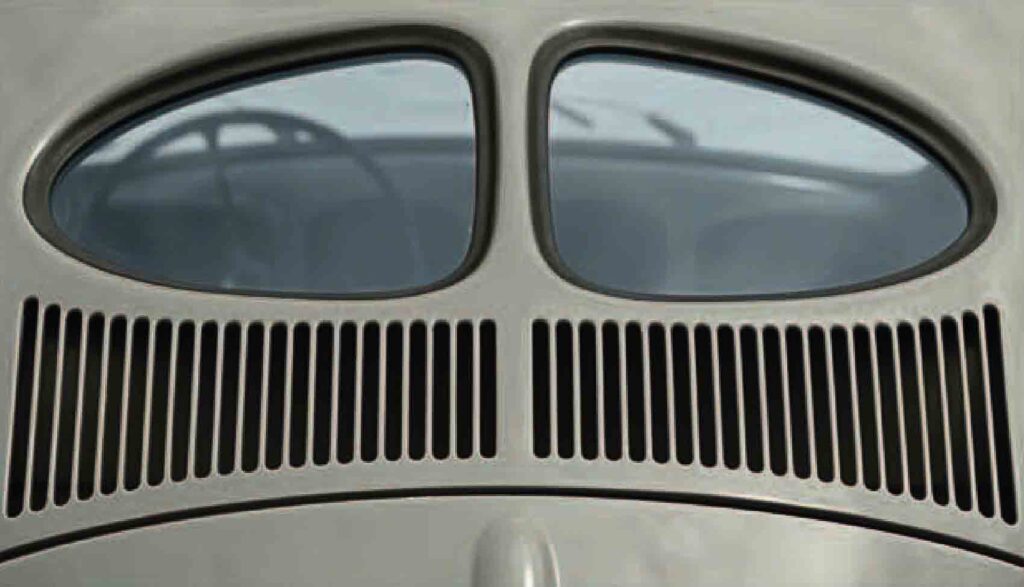 Split Window Rear Bug Volkswagen Beetle - Vintage Paparazzi