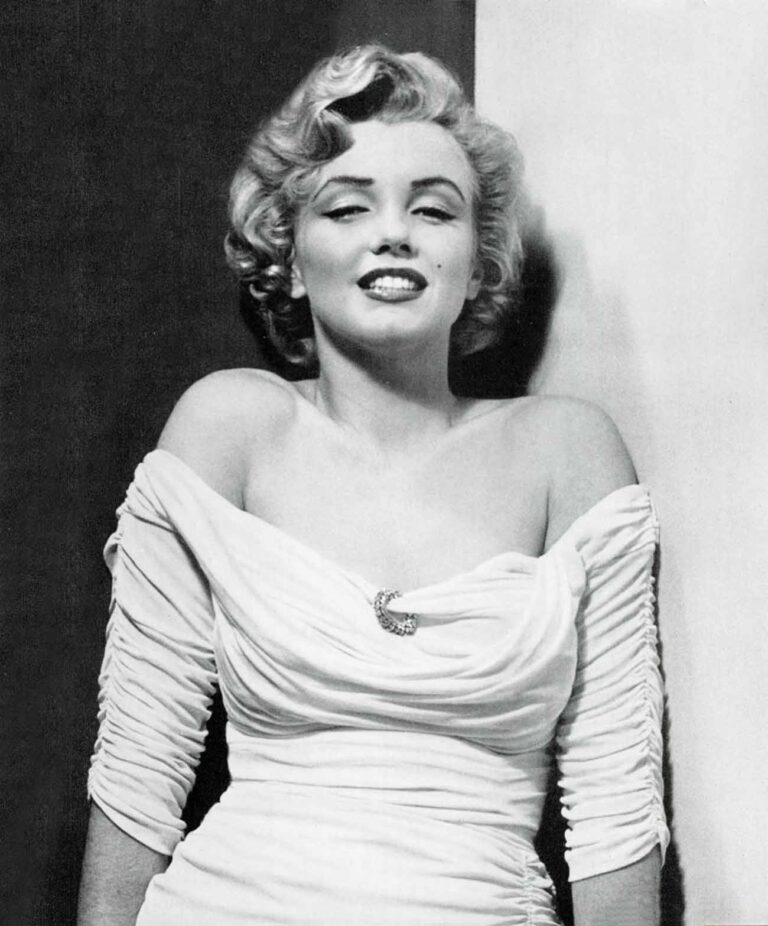 Hollywood Topic A-Plus—Marilyn Monroe - Vintage Paparazzi